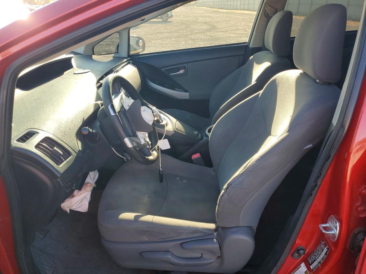 2012 Toyota Prius Three - Image 7