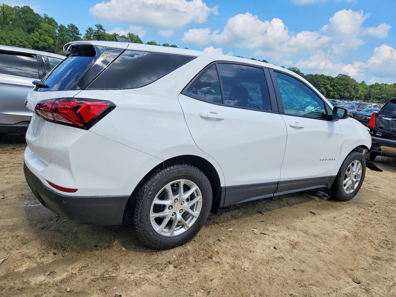 2024 Chevrolet Equinox Ls - Фото 3