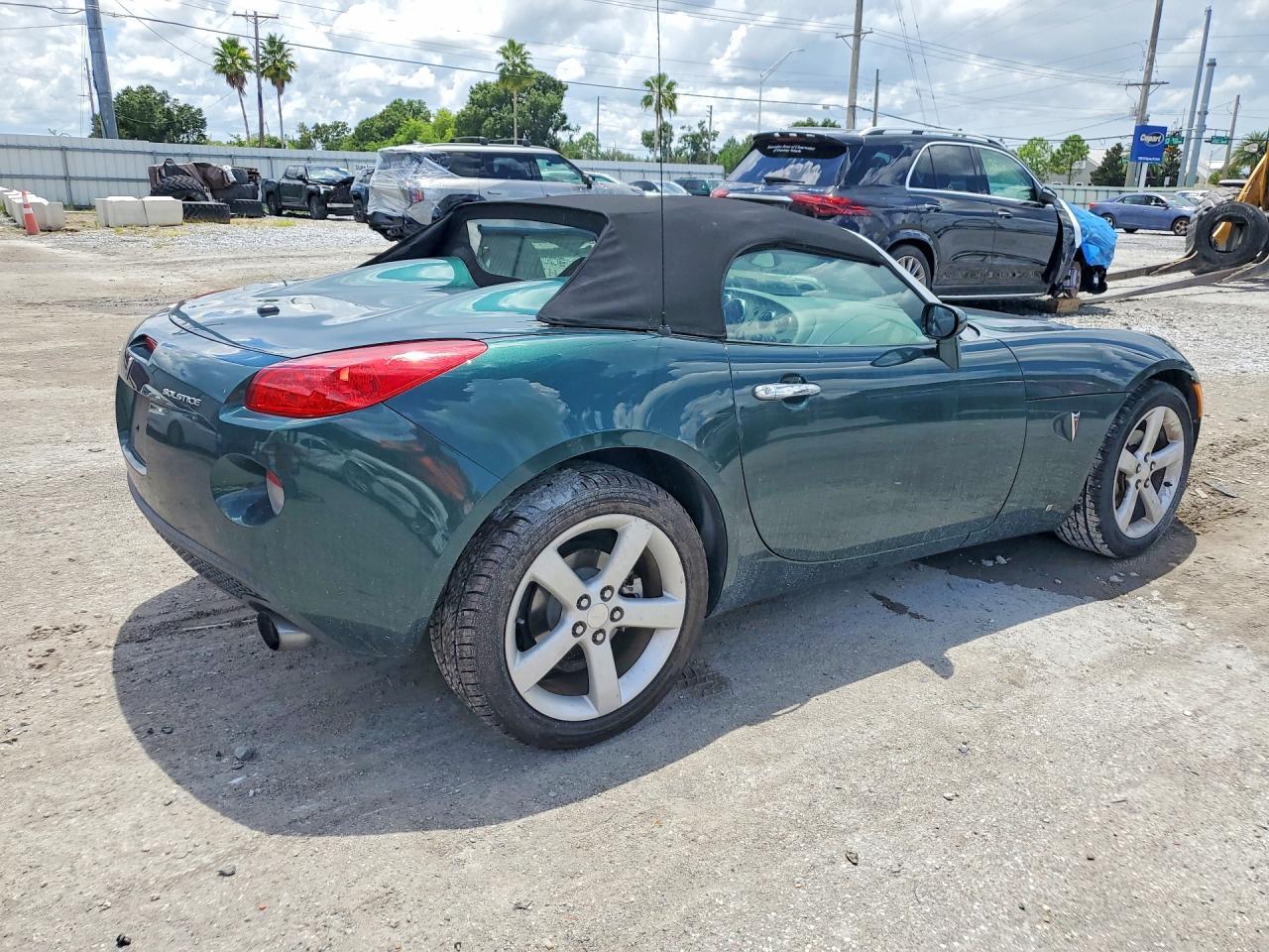 2006 Pontiac Solstice - Image 3