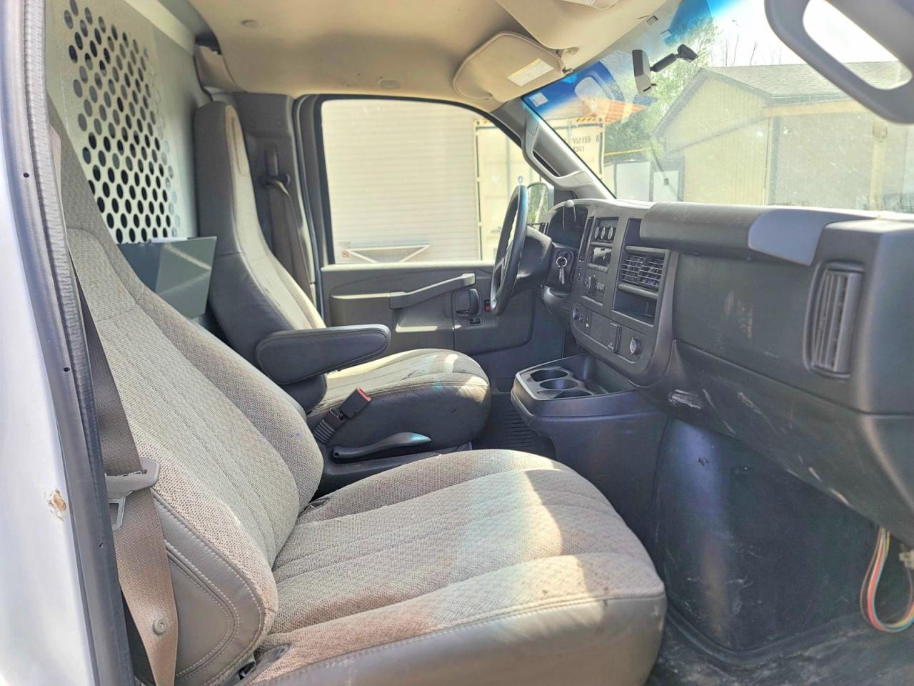 2017 GMC Savana G2500 - Фото 5
