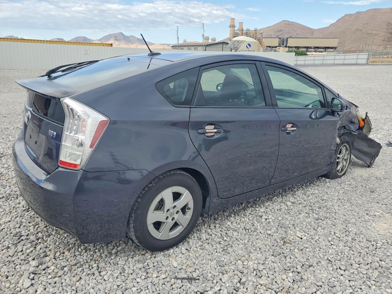2011 Toyota Prius Two - Фото 3