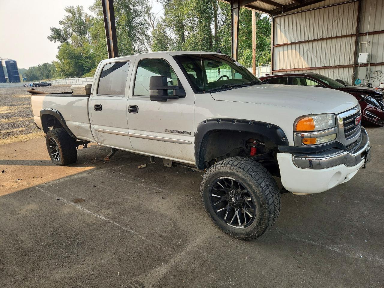 2006 GMC Sierra K2500 Heavy Duty - Image 4