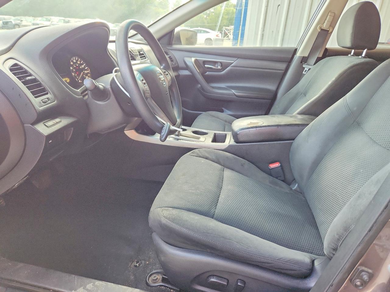 2015 Nissan Altima 2.5 S - Image 7