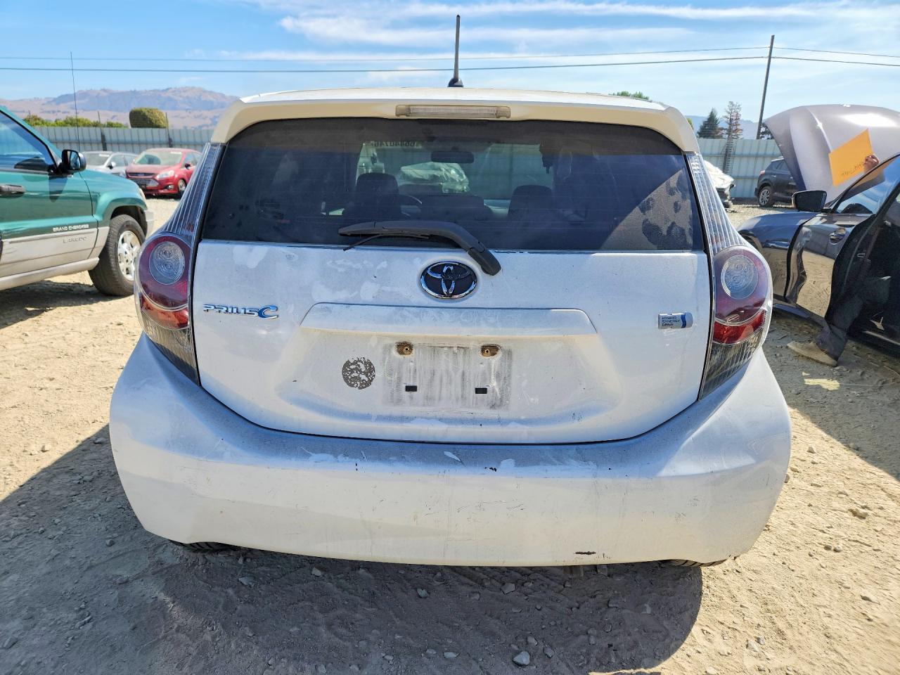 2014 Toyota Prius C One - Фото 6