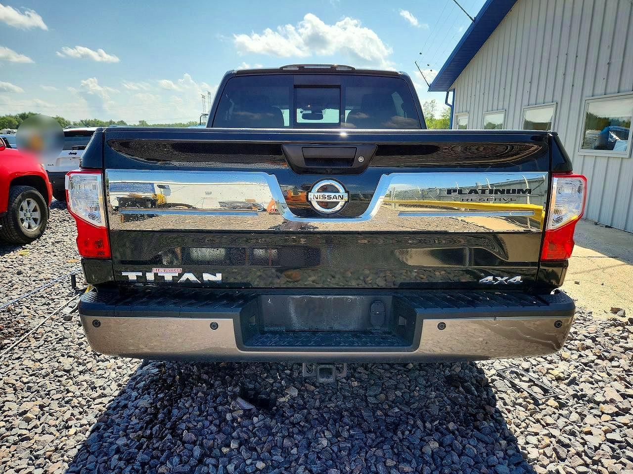 2019 Nissan Titan Platinum Reserve - Фото 6