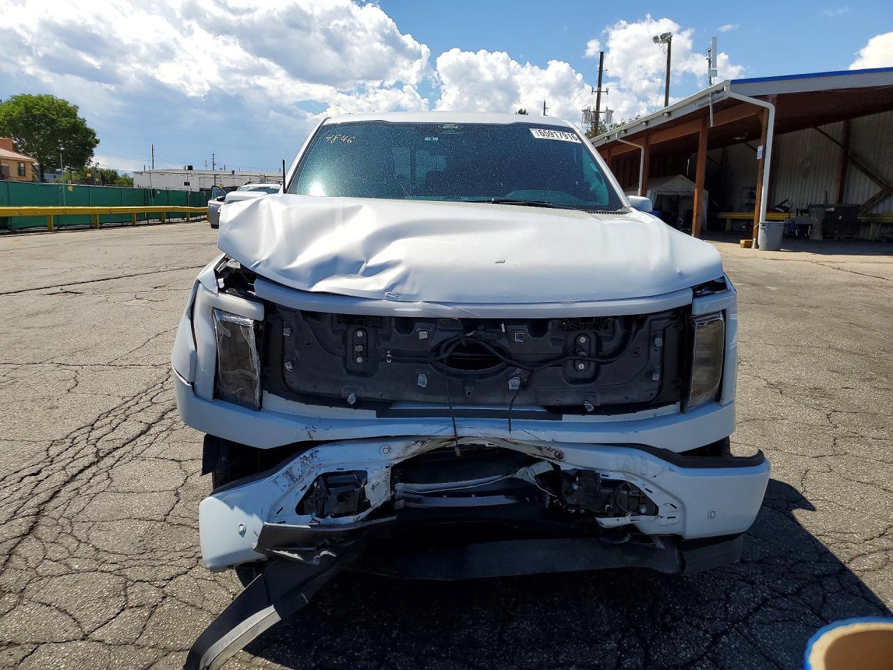 2025 Ford F150 Lightning Lariat - Фото 5