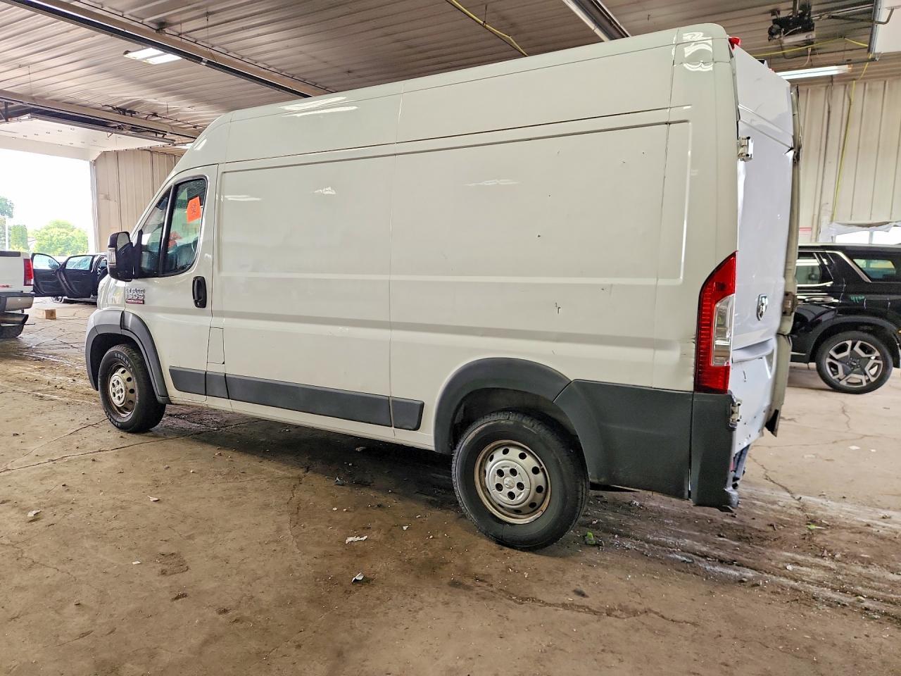 2018 Ram Promaster 1500 Delivery Van - Фото 2