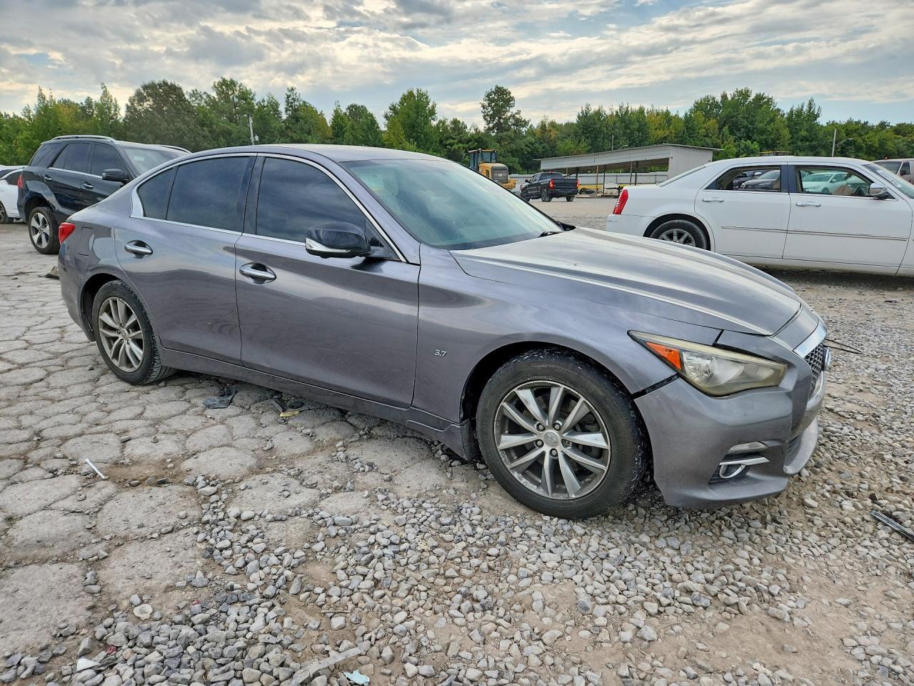 2014 Infiniti Q50 Premium - Image 4