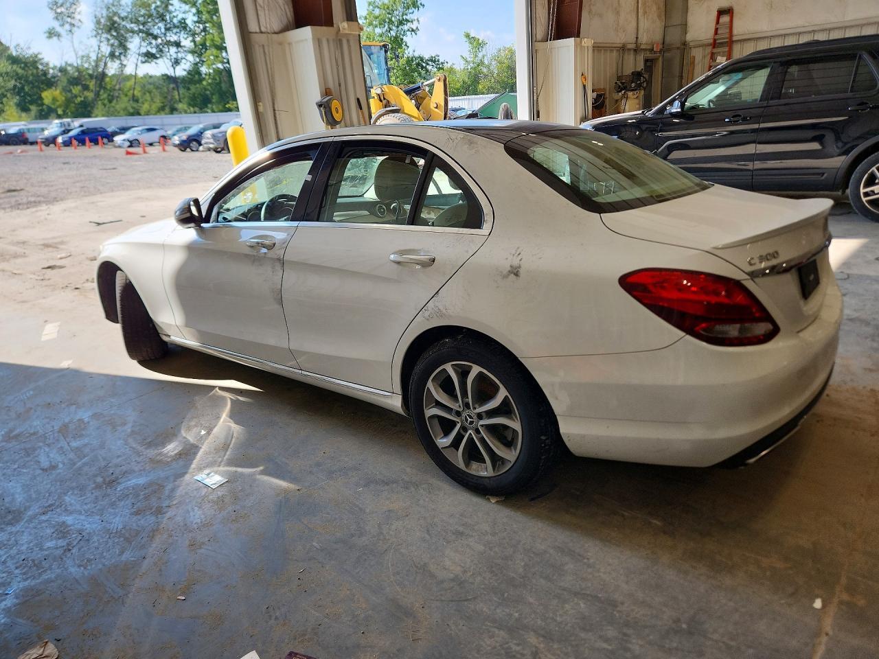 2016 Mercedes-Benz C 300 4Matic - Фото 2