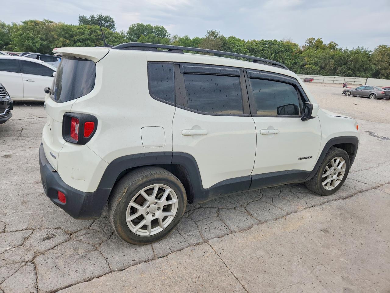 2019 Jeep Renegade Latitude - Image 3