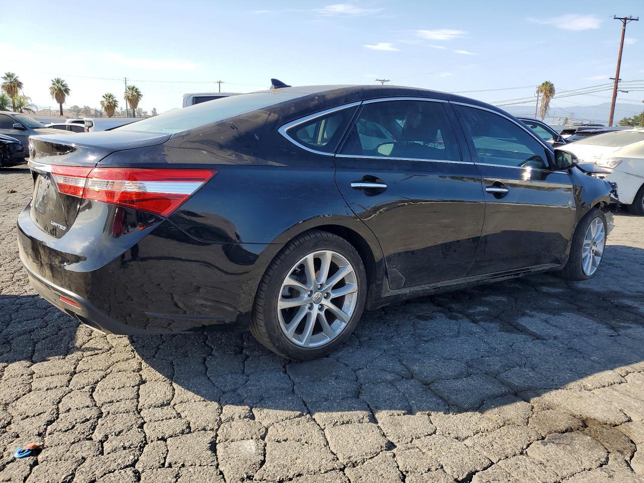 2013 Toyota Avalon Limited - Image 3