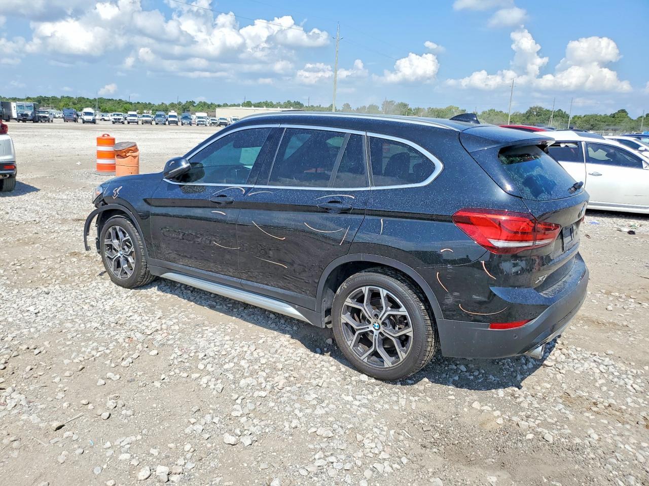 2020 BMW X1 xDrive28I - Image 2