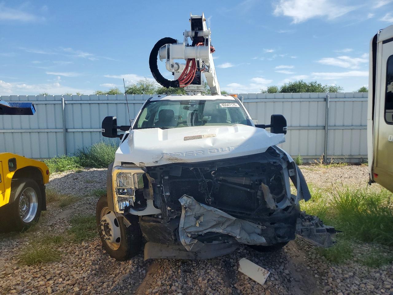 2024 Ford F550 Super Duty Bucket Truck - Image 5