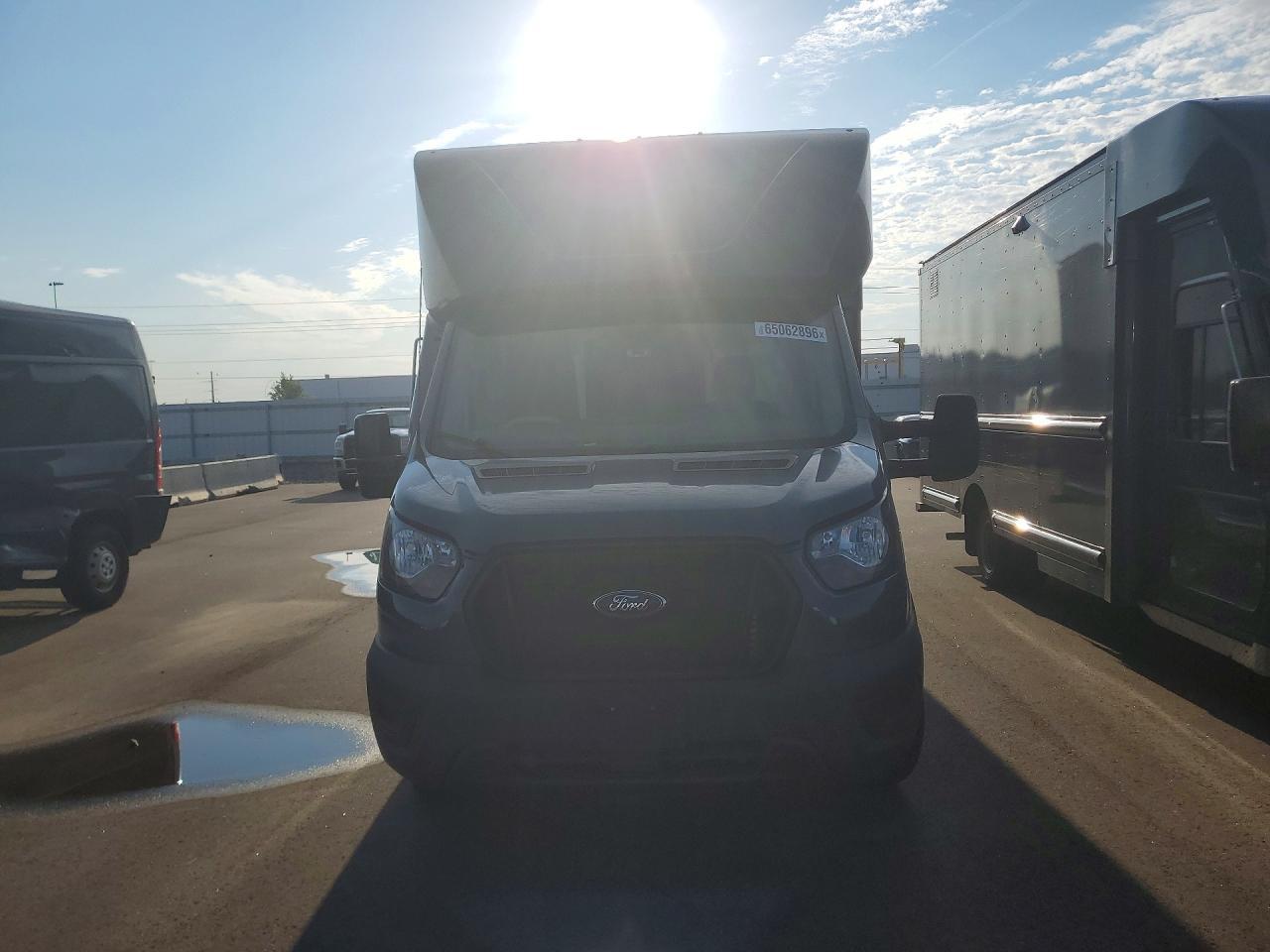 2021 Ford Transit - Delivery Truck - Фото 5