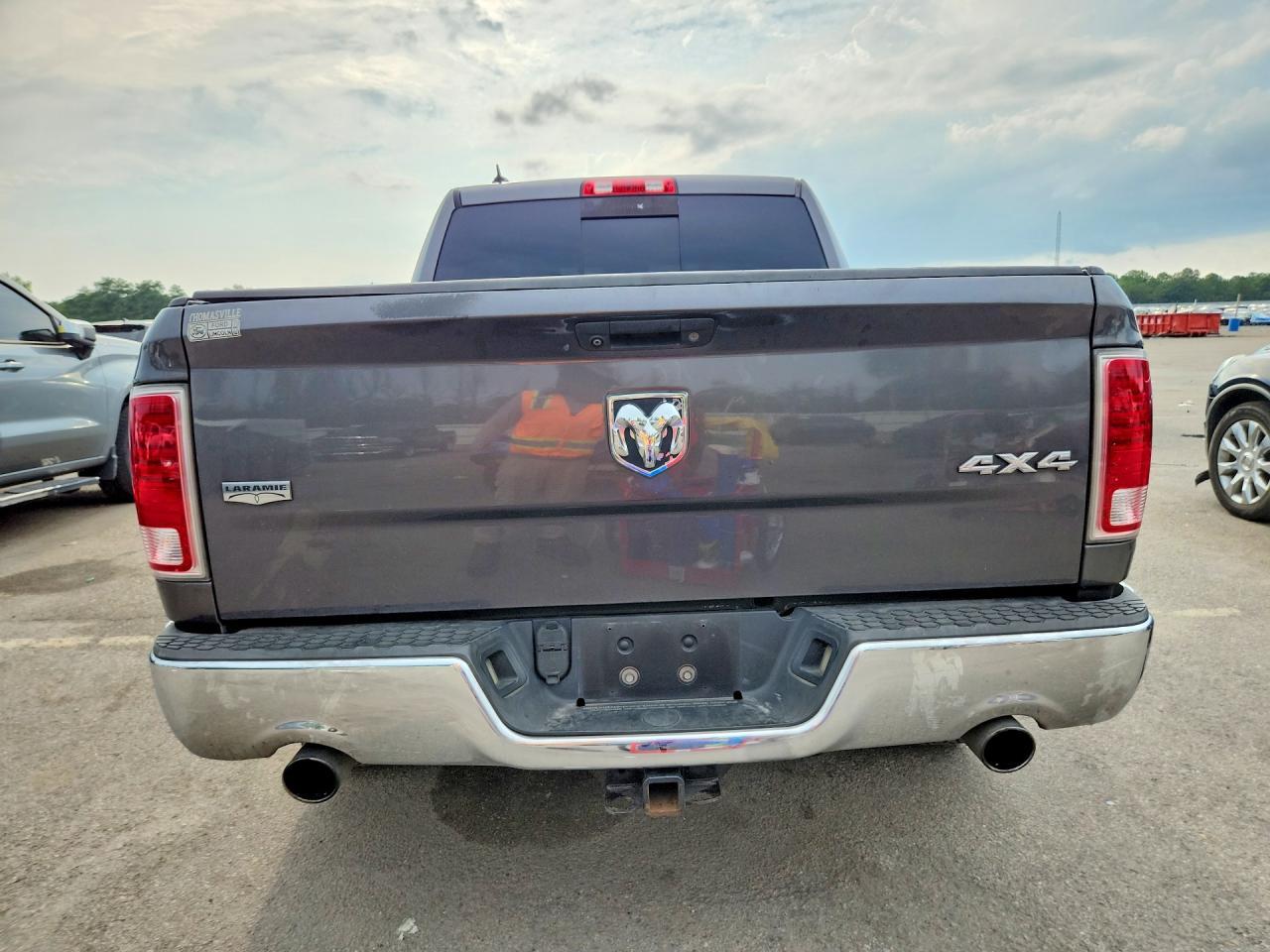 2016 Ram 1500 Laramie - Image 6