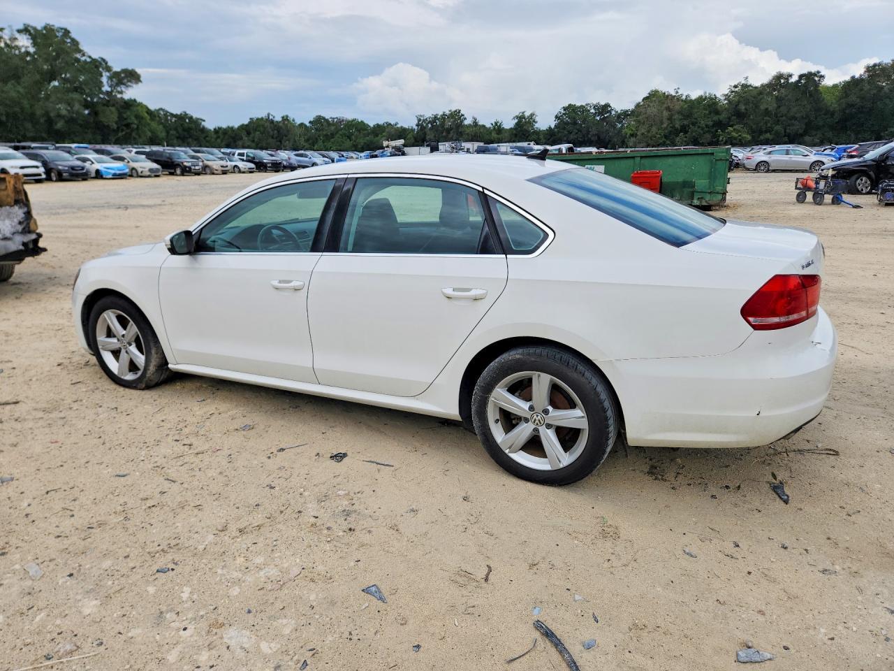 2015 Volkswagen Passat S - Image 2