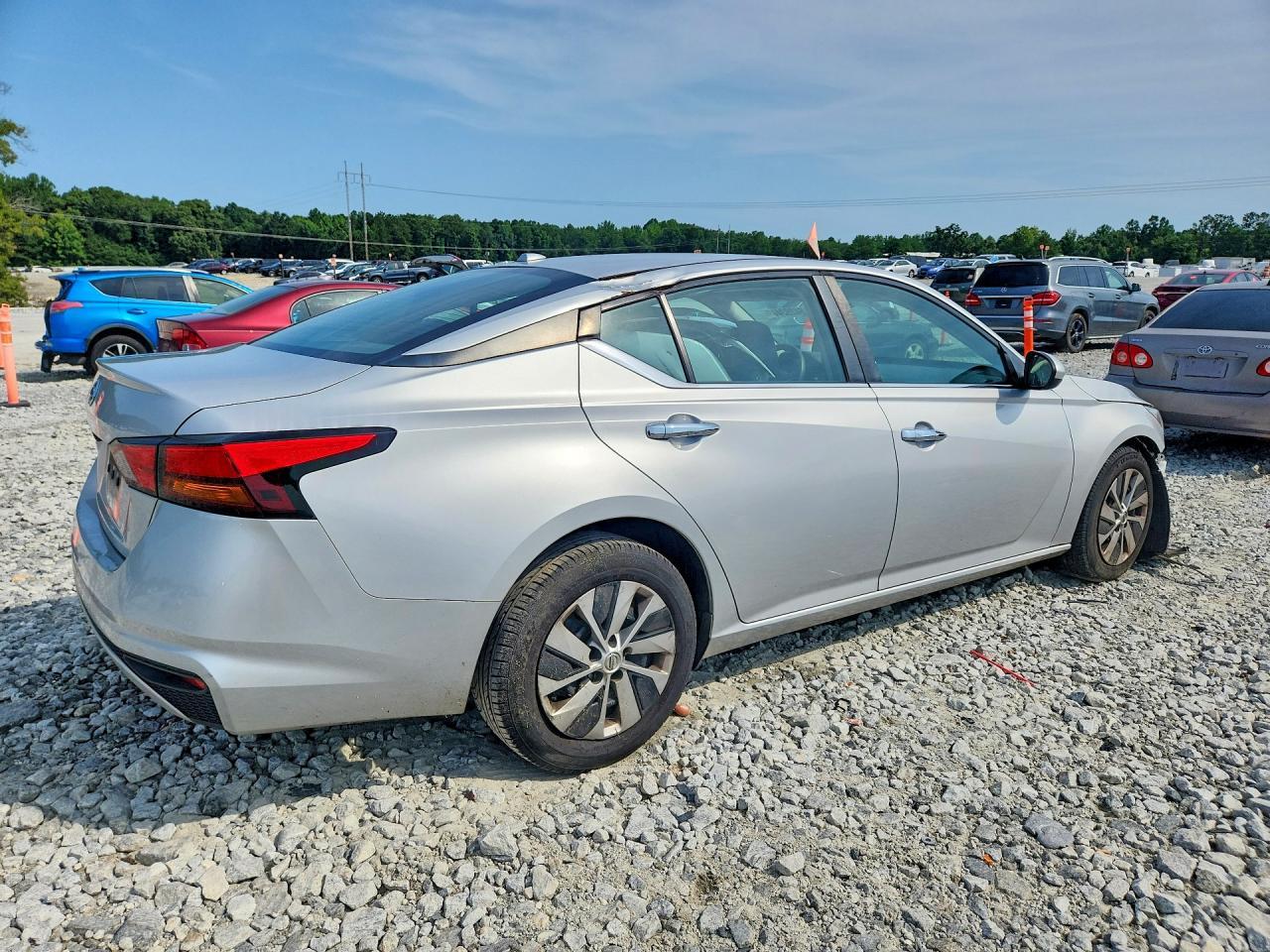 2020 Nissan Altima S - Image 3