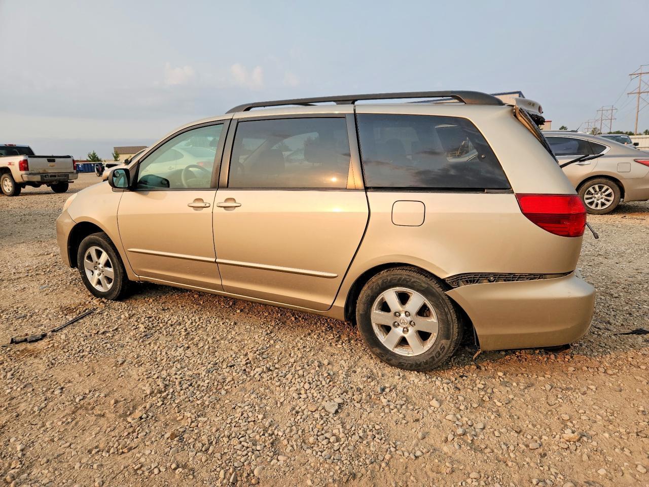 2005 Toyota Sienna Le 7 Passenger - Image 2