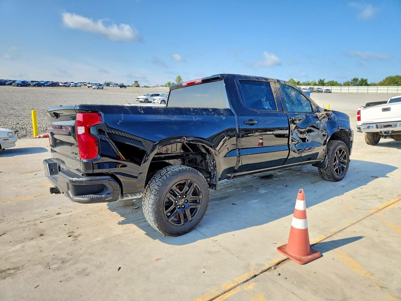 2024 Chevrolet Silverado K1500 Rst - Фото 3