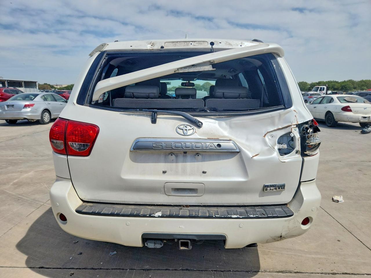 2016 Toyota Sequoia Platinum - Image 6