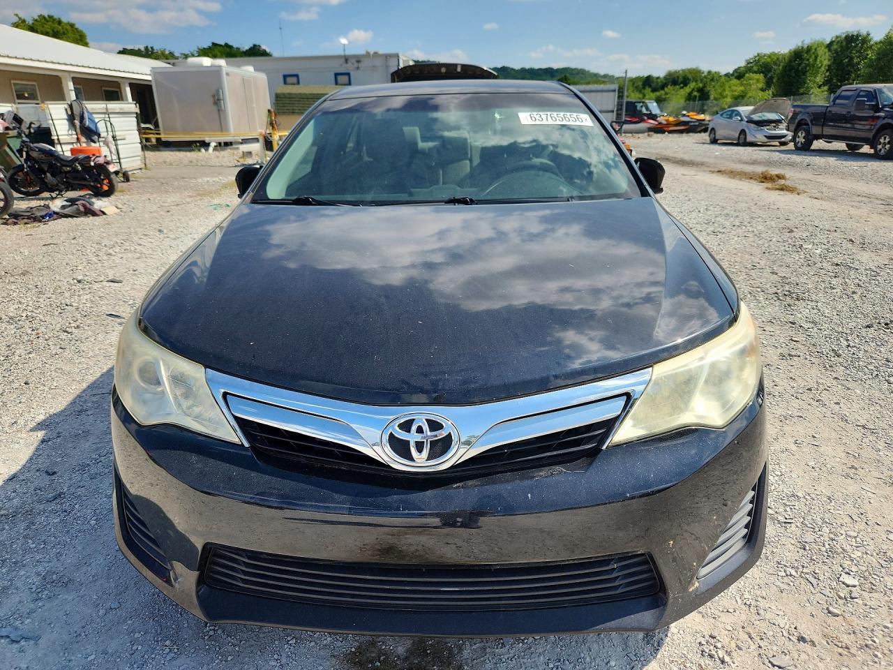 2014 Toyota Camry Le - Image 5