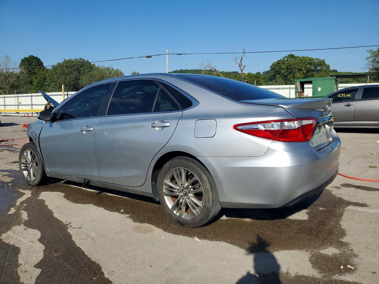 2017 Toyota Camry Se - Image 2