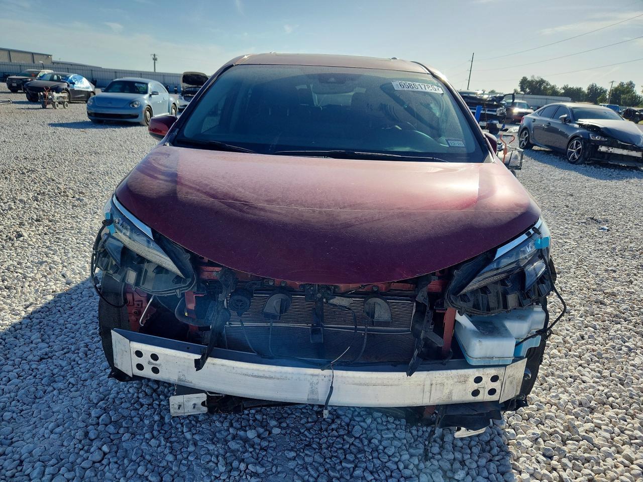 2024 Toyota Sienna Xle - Image 5