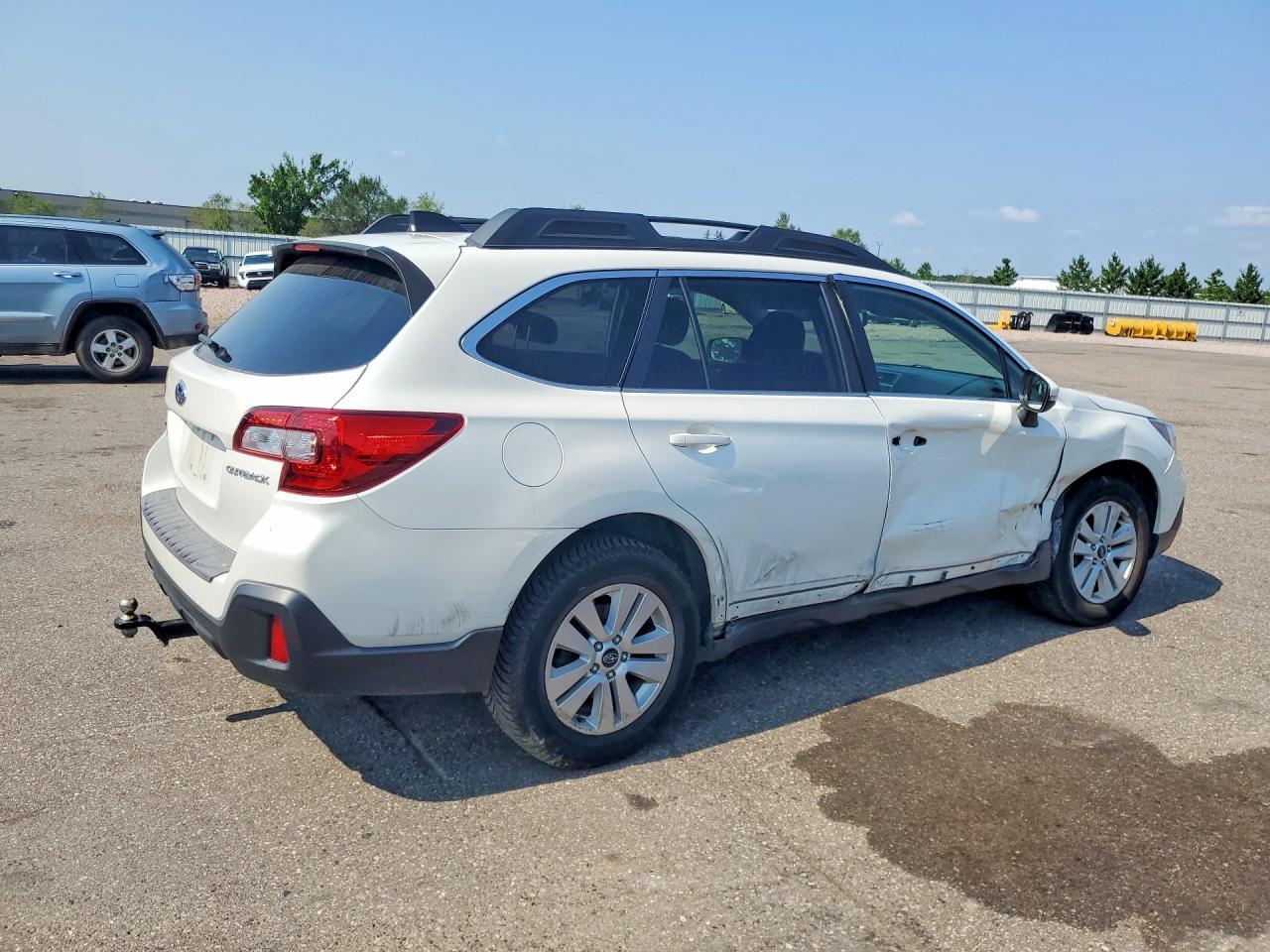 2019 Subaru Outback 2.5I Premium - Image 3