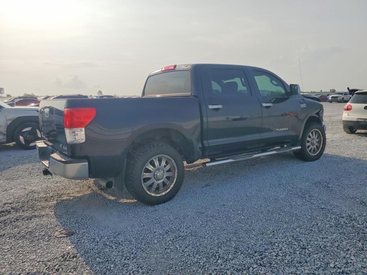 2011 Toyota Tundra Crewmax Sr5 - Image 3