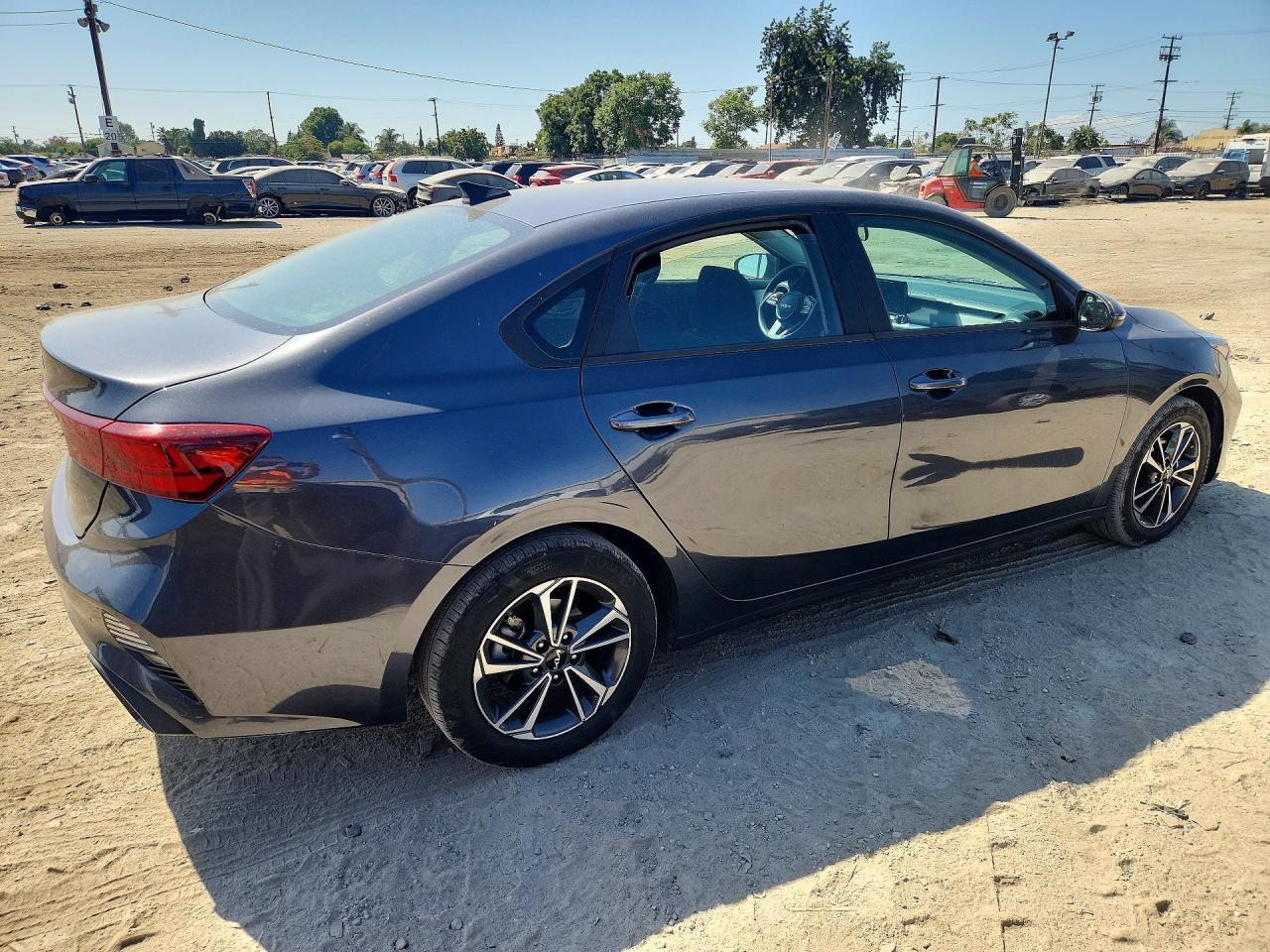 2024 Kia Forte Lxs - Image 3