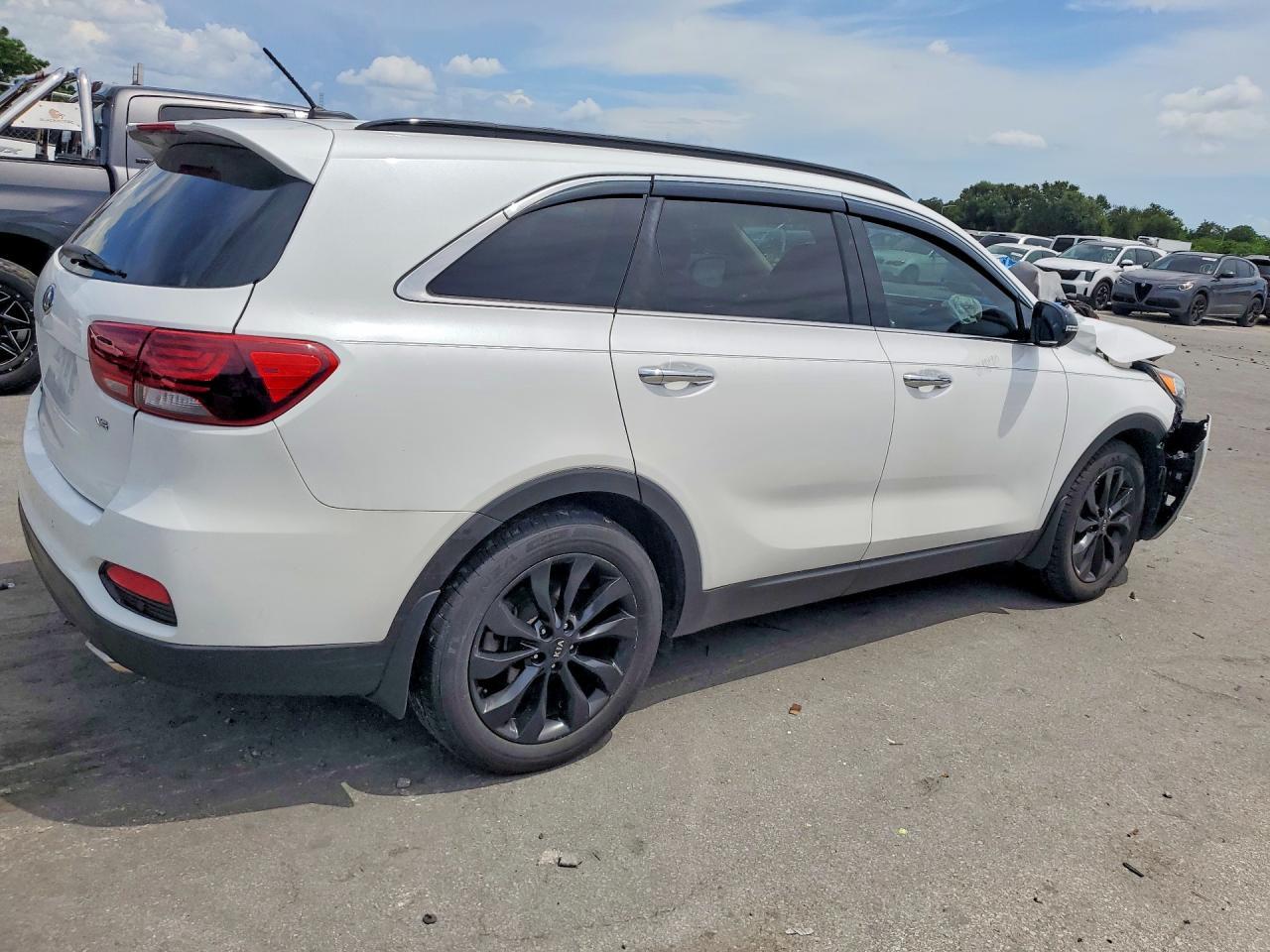 2019 Kia Sorento S V6 - Image 3