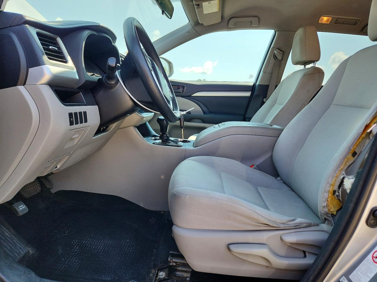 2015 Toyota Highlander Le - Image 7
