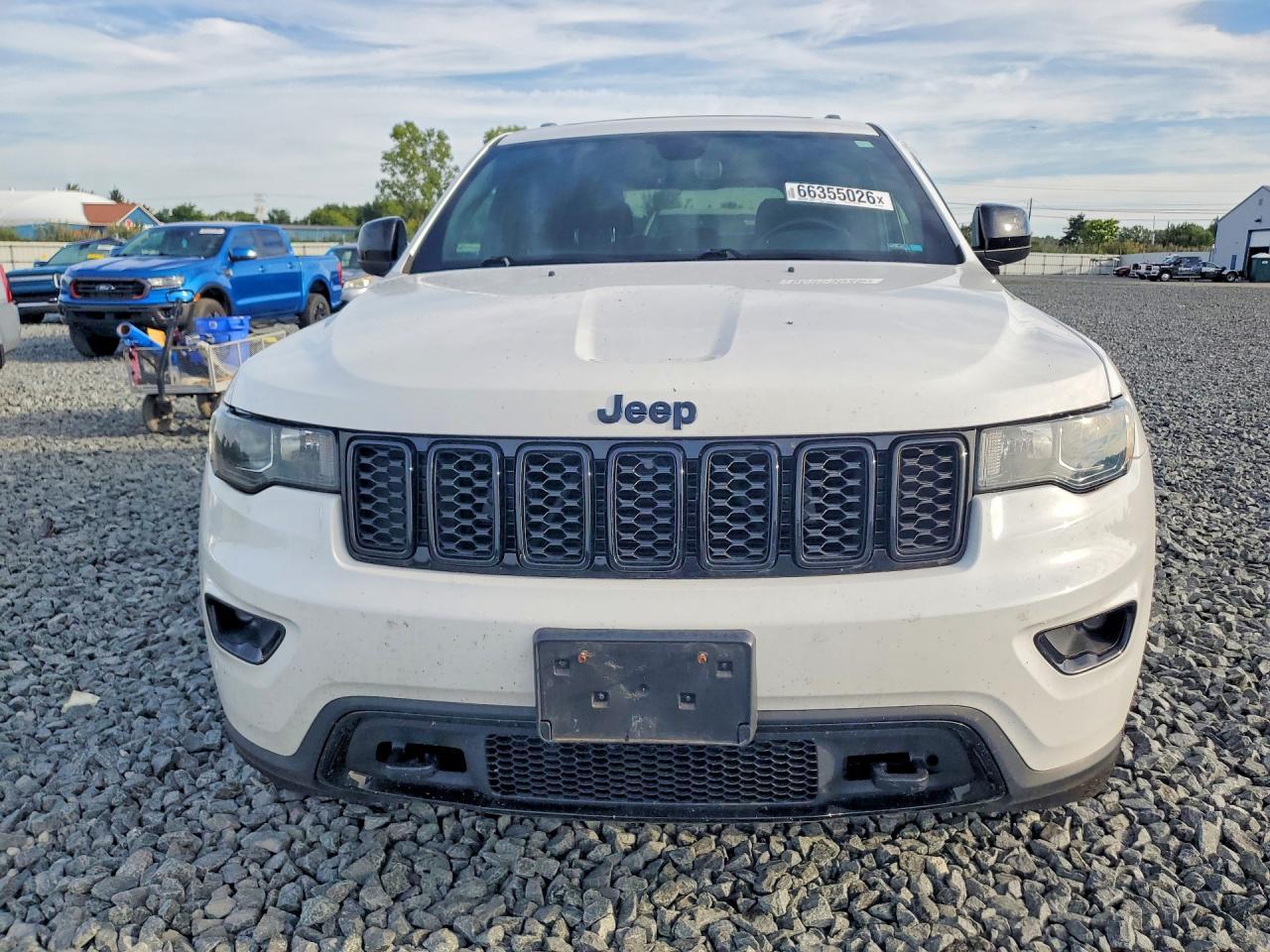 2019 Jeep Grand Cherokee Laredo - Image 5