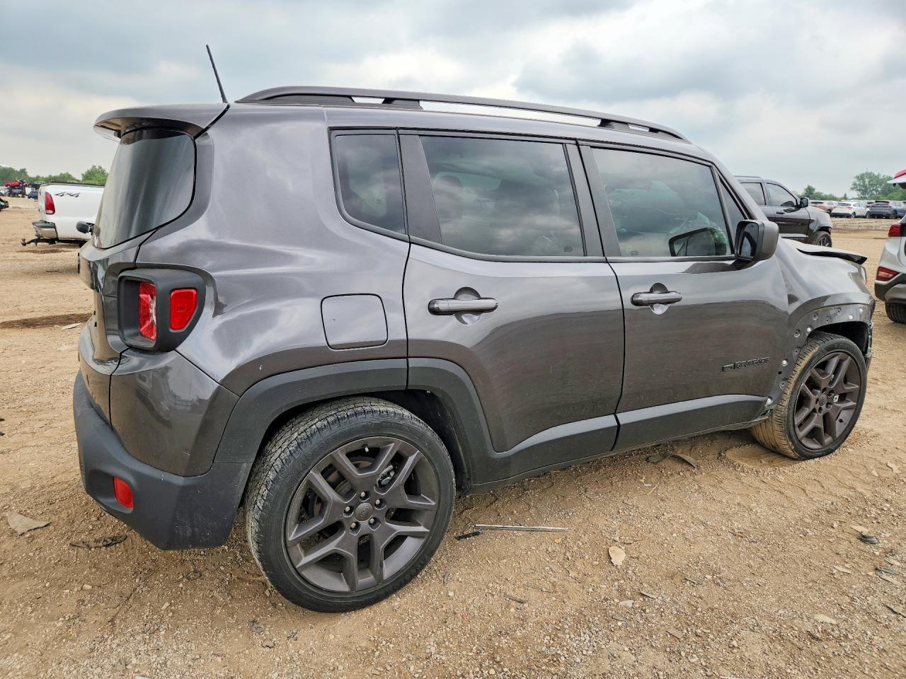 2021 Jeep Renegade Latitude - Фото 3