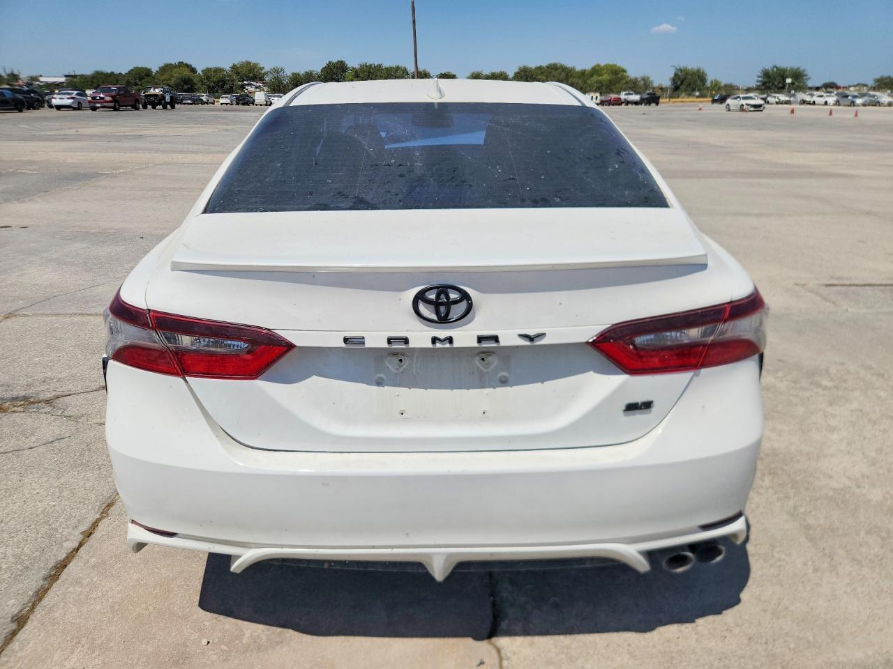 2021 Toyota Camry Se - Фото 6