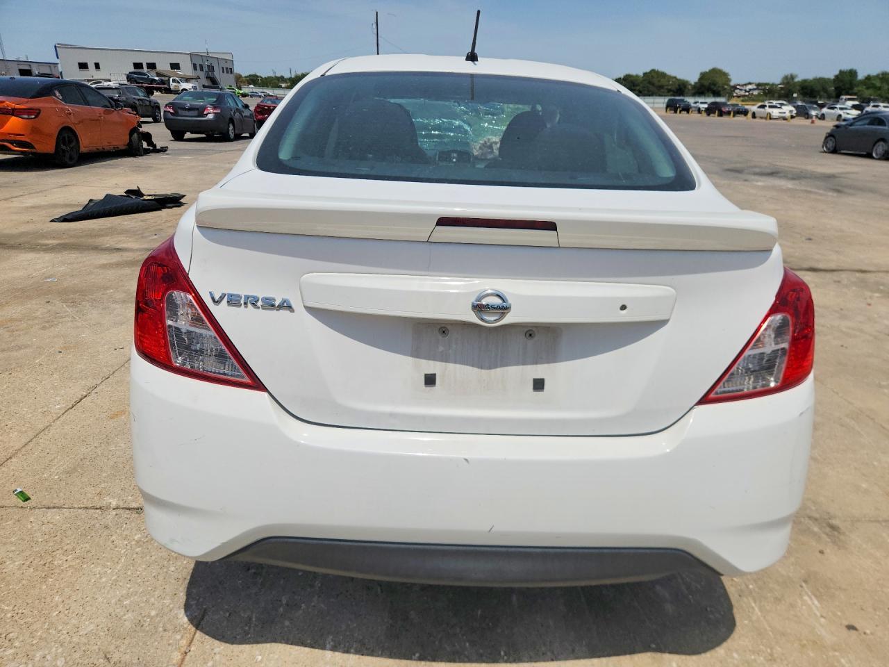 2018 Nissan Versa S Plus - Фото 6