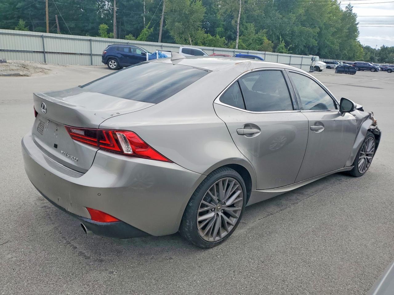 2016 Lexus Is 300 - Фото 3