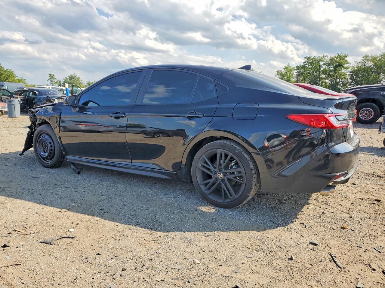 2026 Toyota Camry Nightshade - Фото 2