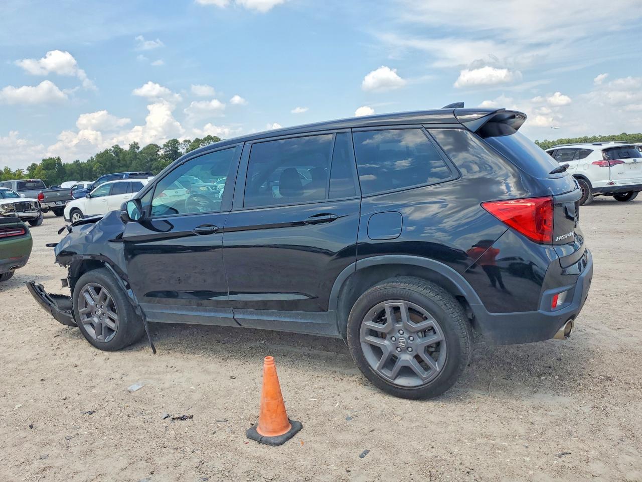 2023 Honda Passport Exl - Image 2
