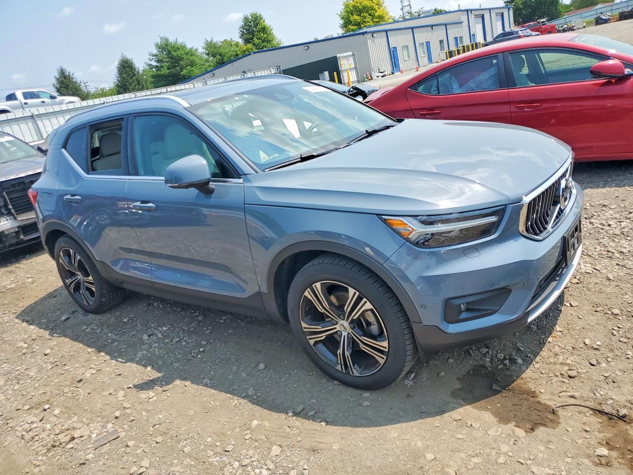 2022 Volvo Xc40 T5 Inscription - Image 4