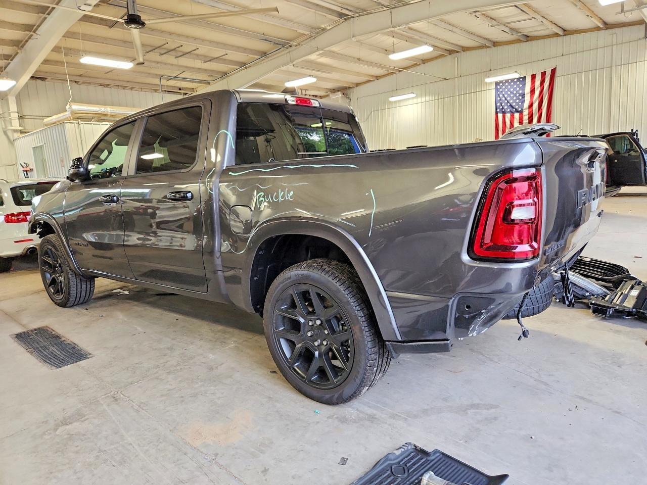 2026 Ram 1500 Laramie - Фото 2