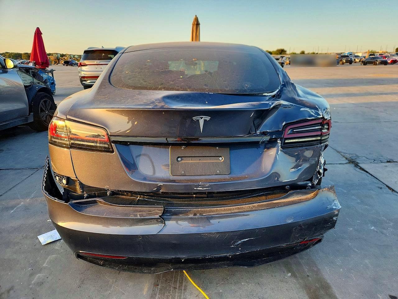 2022 Tesla Model S - Image 6