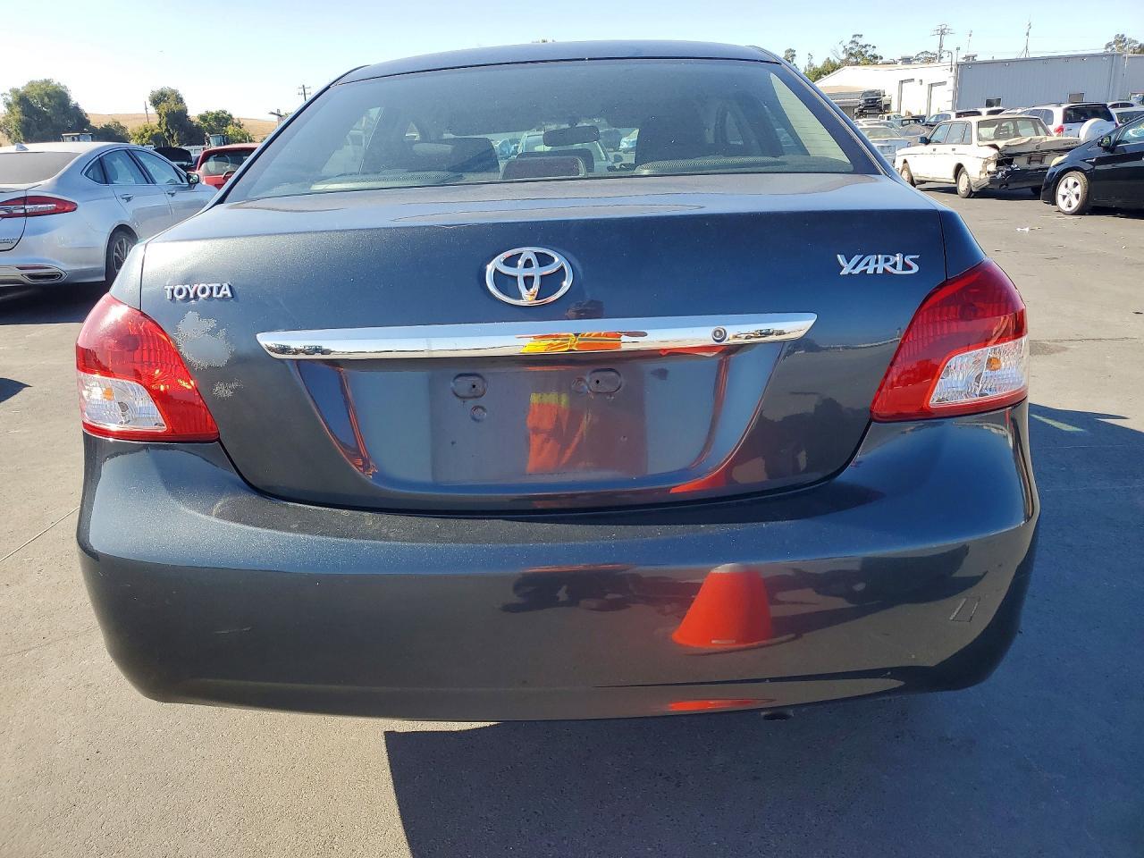 2010 Toyota Yaris Base - Image 6