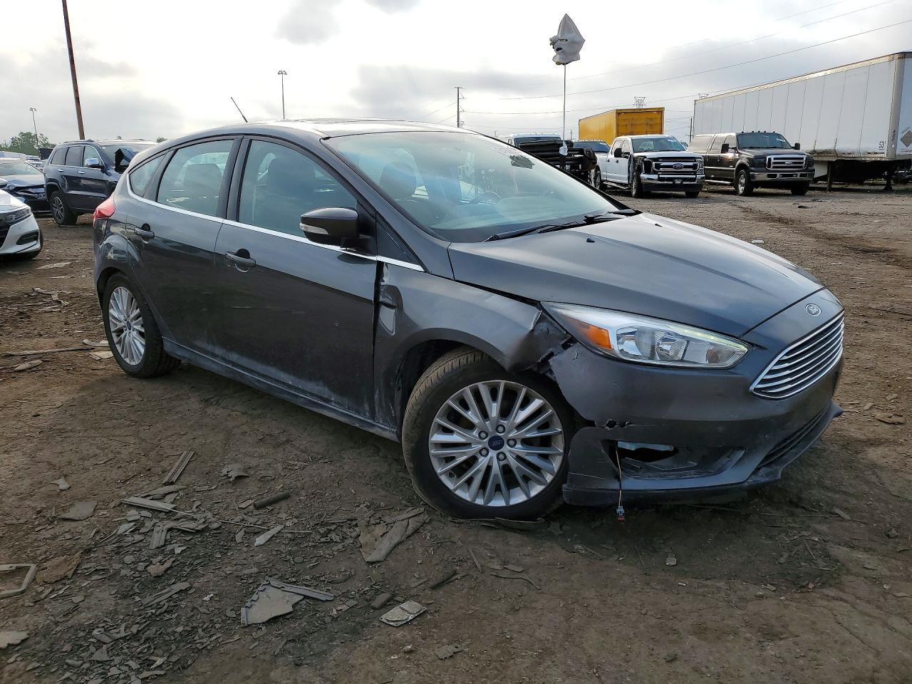 2017 Ford Focus Titanium - Image 4