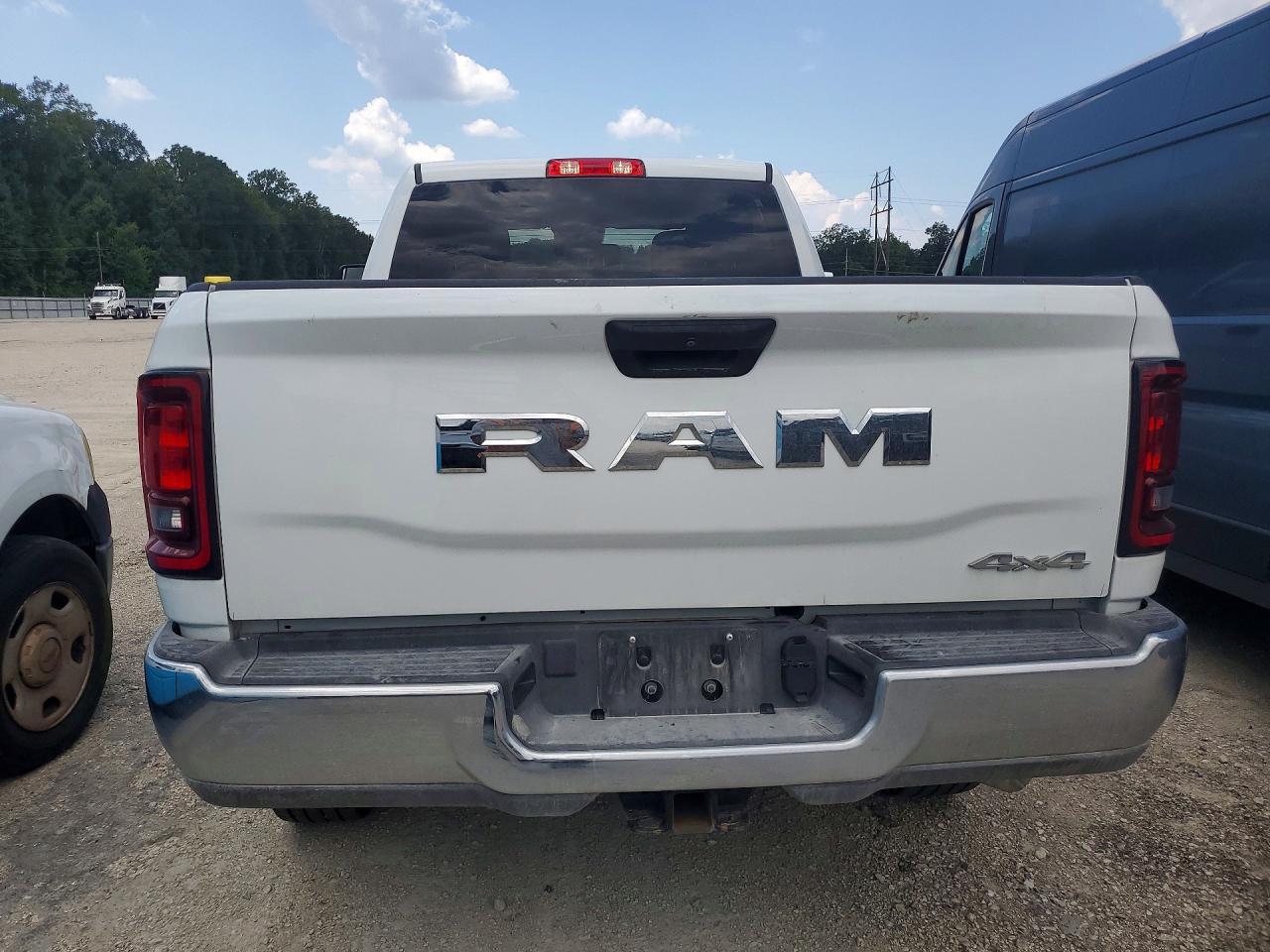 2026 Ram 2500 Tradesman - Фото 6