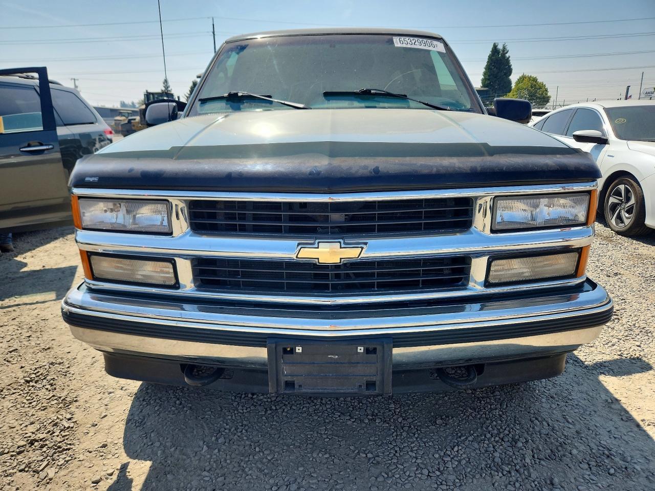 1995 Chevrolet Suburban K1500 - Фото 5
