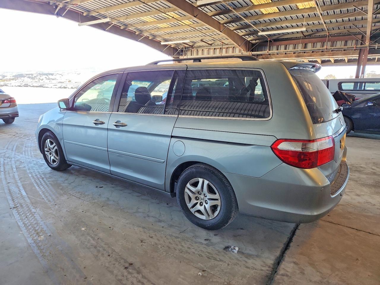 2005 Honda Odyssey Touring - Фото 2