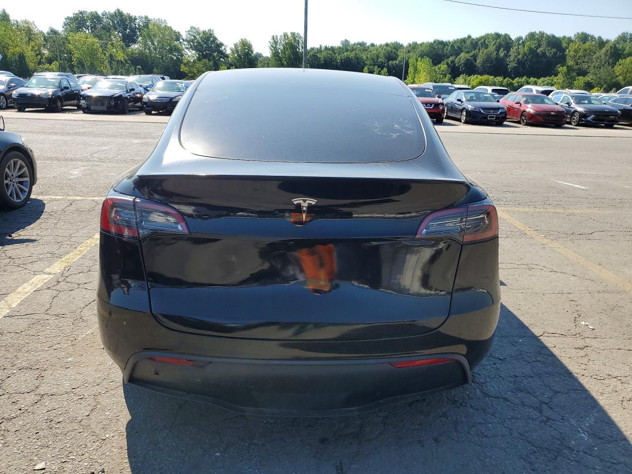 2023 Tesla Model Y - Image 6