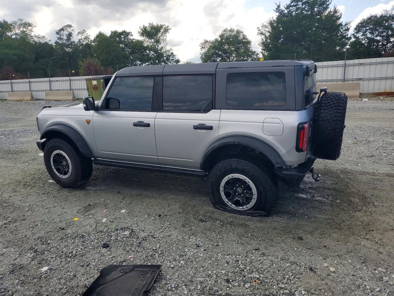 2023 Ford Bronco Base - Фото 2