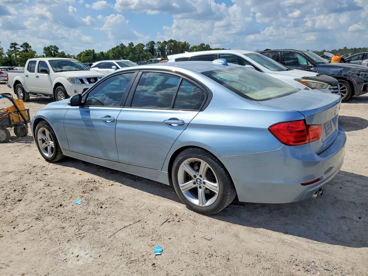 2014 BMW 328 I - Фото 2